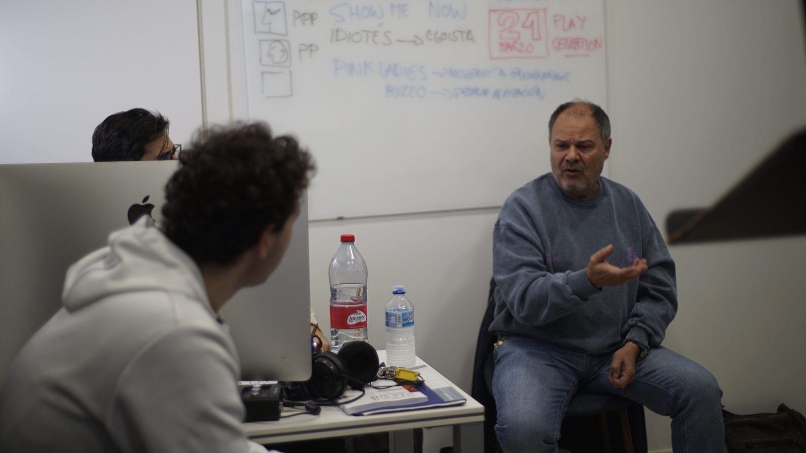Eduardo Gutiérrez «Guti» durante una máster-class en la Escuela de Doblaje de Córdoba